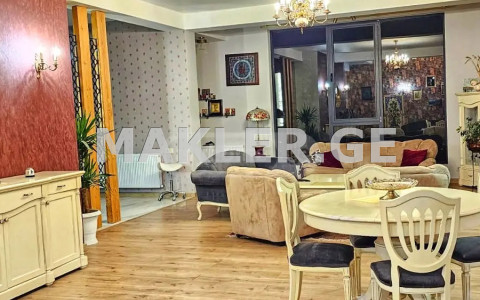  ქირავდება 600 m² ფართობის საკუთარი სახლი ვაკეში