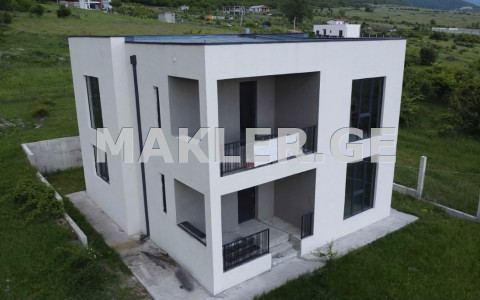  იყიდება 190 m² ფართობის საკუთარი სახლი საგურამოში