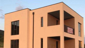 იყიდება 190 m² ფართობის საკუთარი სახლი