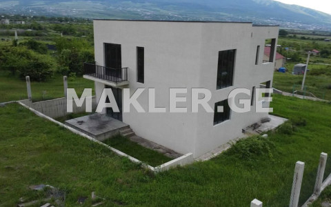  იყიდება 190 m² ფართობის საკუთარი სახლი საგურამოში