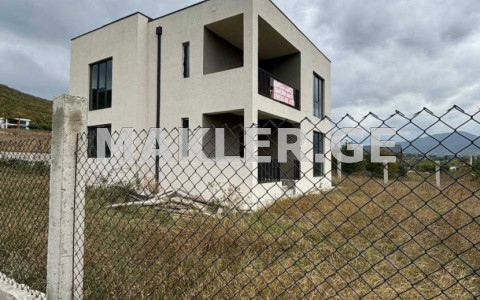  იყიდება 190 m² ფართობის საკუთარი სახლი საგურამოში
