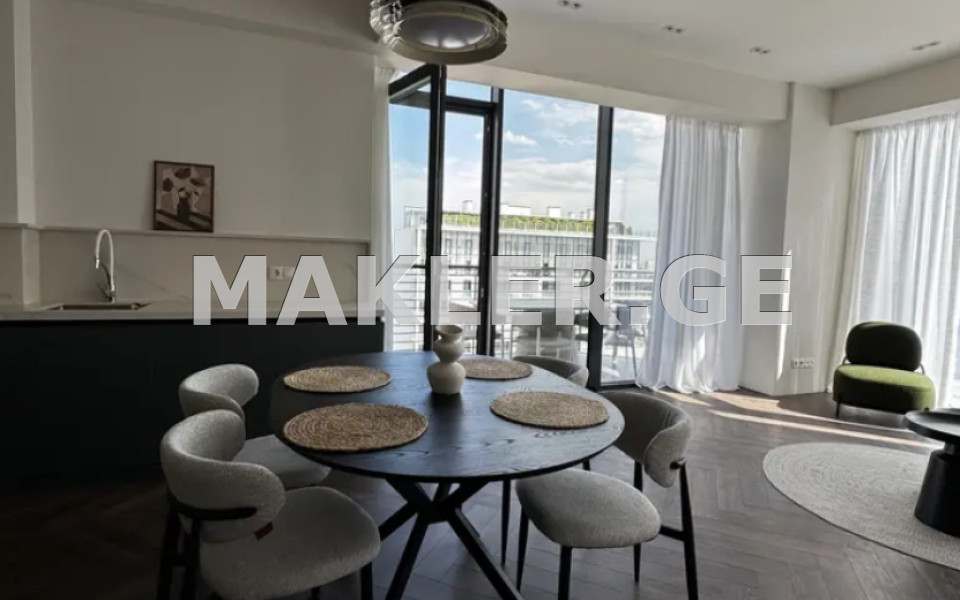  For Sale 4 room  Apartment in Saburtalo dist.  in Tamarashvili st. 