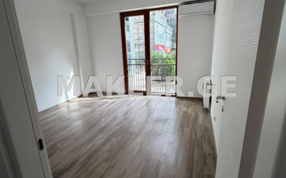  ქირავდება 80 m² ფართობის ოფისი საბურთალოზე  კარტოზია ქუჩაზე 