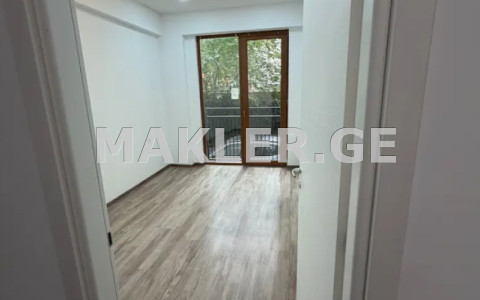  ქირავდება 80 m² ფართობის ოფისი საბურთალოზე  კარტოზია ქუჩაზე 