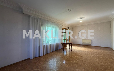  للبيع 800 m² space منزل خاص in Ponichala dist.