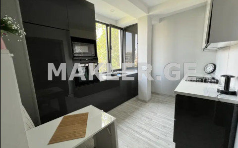  ქირავდება 240 m² ფართობის საკუთარი სახლი ვაკეში  ცხვედაძის შესახვევში 