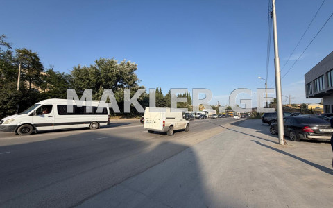  იყიდება 1307 m² ფართობის კომერციული ფართი ლილოში