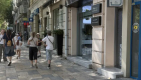ქირავდება 200 m² ფართობის კომერციული ფართი ვაკეში