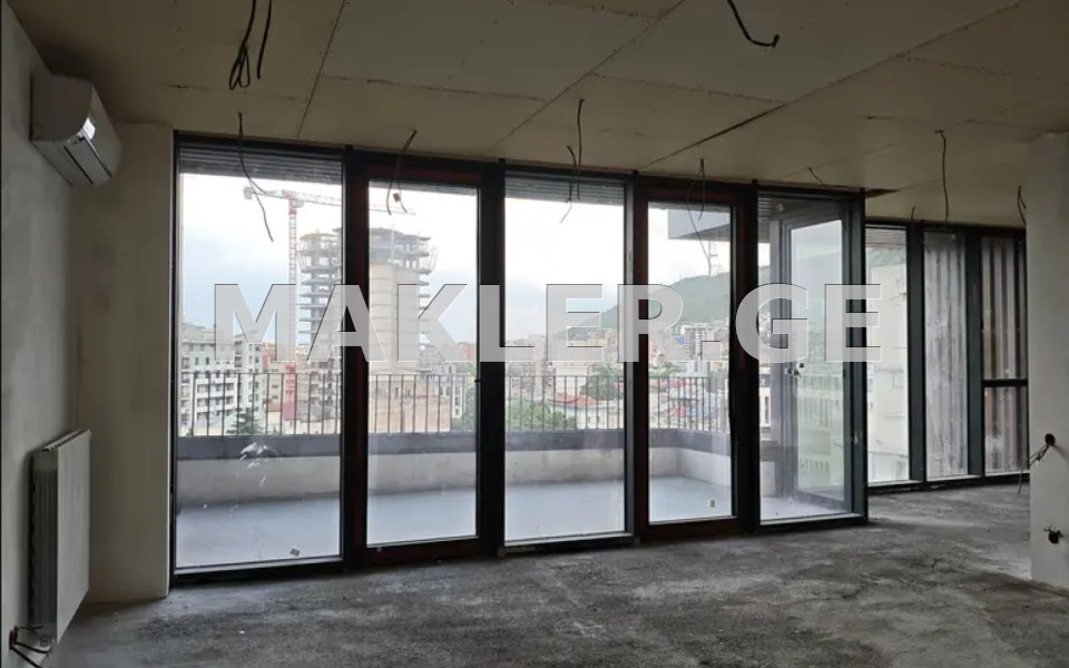  Продается 4 комнатная  Квартира в Ваке  на пр. И. Чавчавадзе 