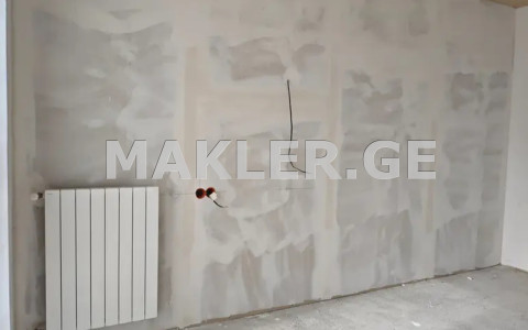  Продается 4 комнатная  Квартира в Ваке  на пр. И. Чавчавадзе 