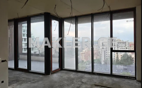  Продается 4 комнатная  Квартира в Ваке  на пр. И. Чавчавадзе 