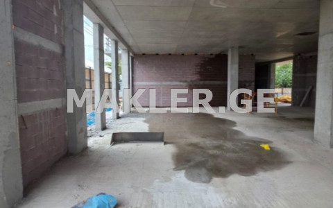  იყიდება 400 m² ფართობის კომერციული ფართი ავლაბარში  ლომოურის ქუჩაზე 
