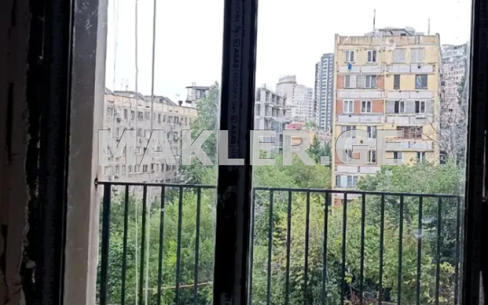  იყიდება 3 ოთახიანი  ბინა საბურთალოზე  გოთუას შესახვევში 