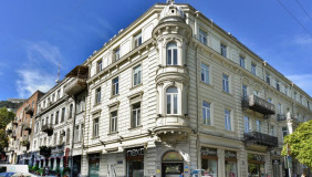 იყიდება 101 m² ფართობის კომერციული ფართი მთაწმინდაზე