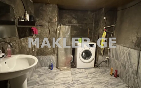  For Sale 3 room  Apartment in Sololaki dist. (Old Tbilisi)