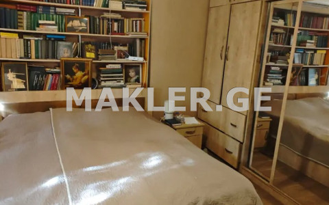  იყიდება 256 m² ფართობის საკუთარი სახლი ვერაზე  ზანდუკელის ქუჩაზე 