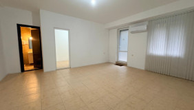ქირავდება 45 m² ფართობის ოფისი ვაკეში