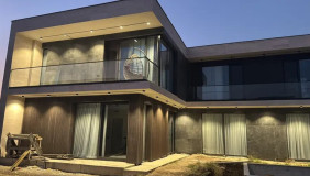 იყიდება 400 m² ფართობის საკუთარი სახლი საბურთალოზე