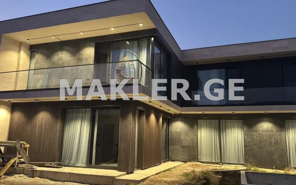  იყიდება 400 m² ფართობის საკუთარი სახლი ლისის ტბაზე  ავთო ვარაზის ქუჩა 