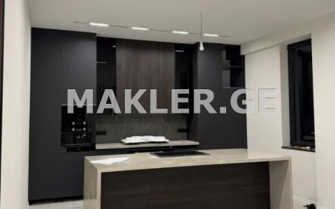  იყიდება 400 m² ფართობის საკუთარი სახლი ლისის ტბაზე  ავთო ვარაზის ქუჩა 