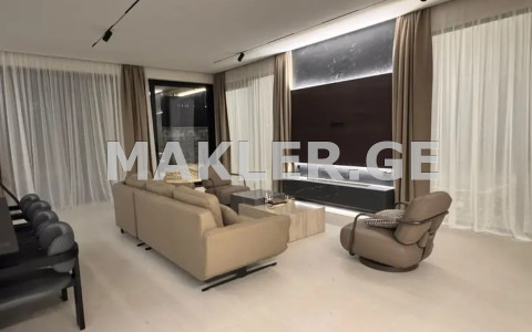  იყიდება 400 m² ფართობის საკუთარი სახლი ლისის ტბაზე  ავთო ვარაზის ქუჩა 