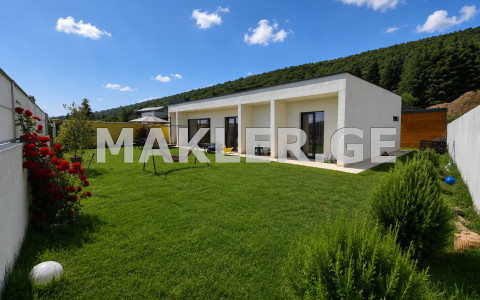  להשכרה 178 m² מֶרחָב פרטי בית near the Lisi lake