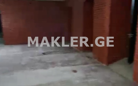  ქირავდება 200 m² ფართობის კომერციული ფართი ჩუღურეთის რაიონში  აღმაშენებლის გამზირზე 
