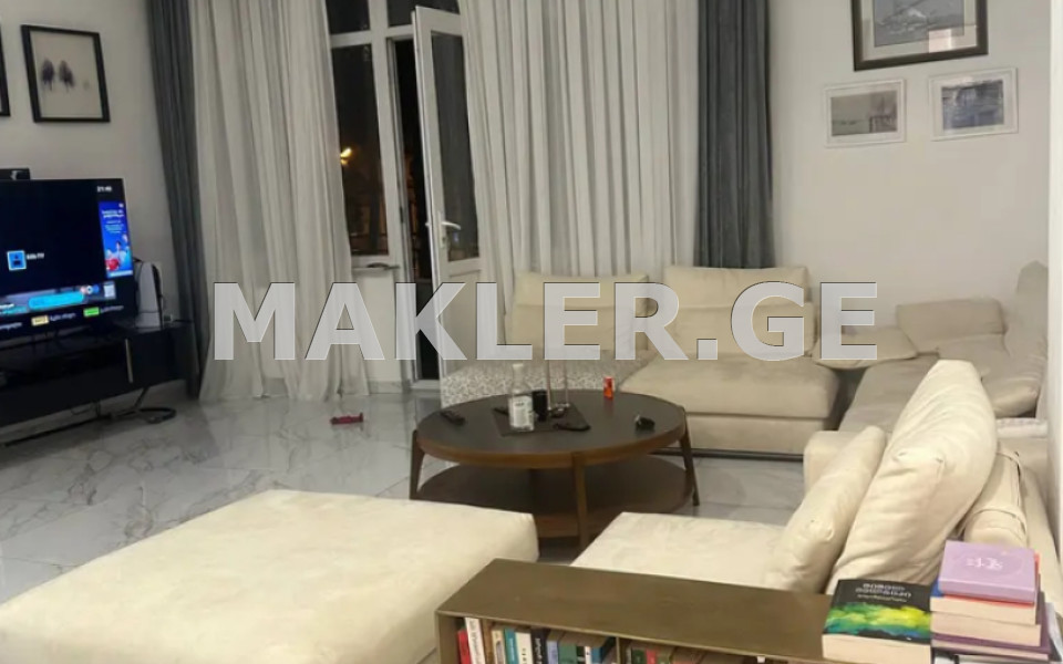 იყიდება 3 ოთახიანი  ბინა ვაკეში  ფალიაშვილის ქუჩაზე 