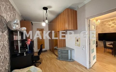  Продается 2 комнатная  Квартира в Чугурети  на ул. К.Абашидзе 