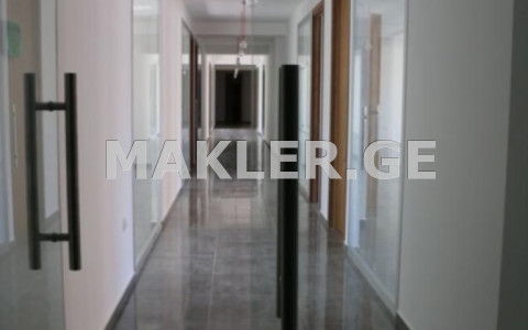  ქირავდება 500 m² ფართობის ოფისი საბურთალოზე  ალ. ყაზბეგის გამზირზე 