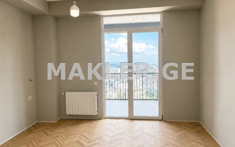  Продается 4 комнатная  Квартира в Сабуртало  на горе Саирме 